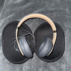 Beats Studio³ Wireless Noise Cancelling Headphones - Shadow Gray